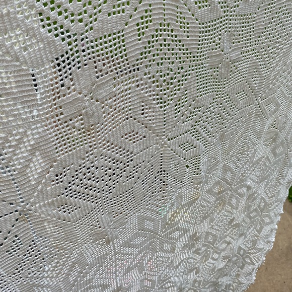 Vintage Crocheted Tablecloth Lace - Picture 2 of 4
